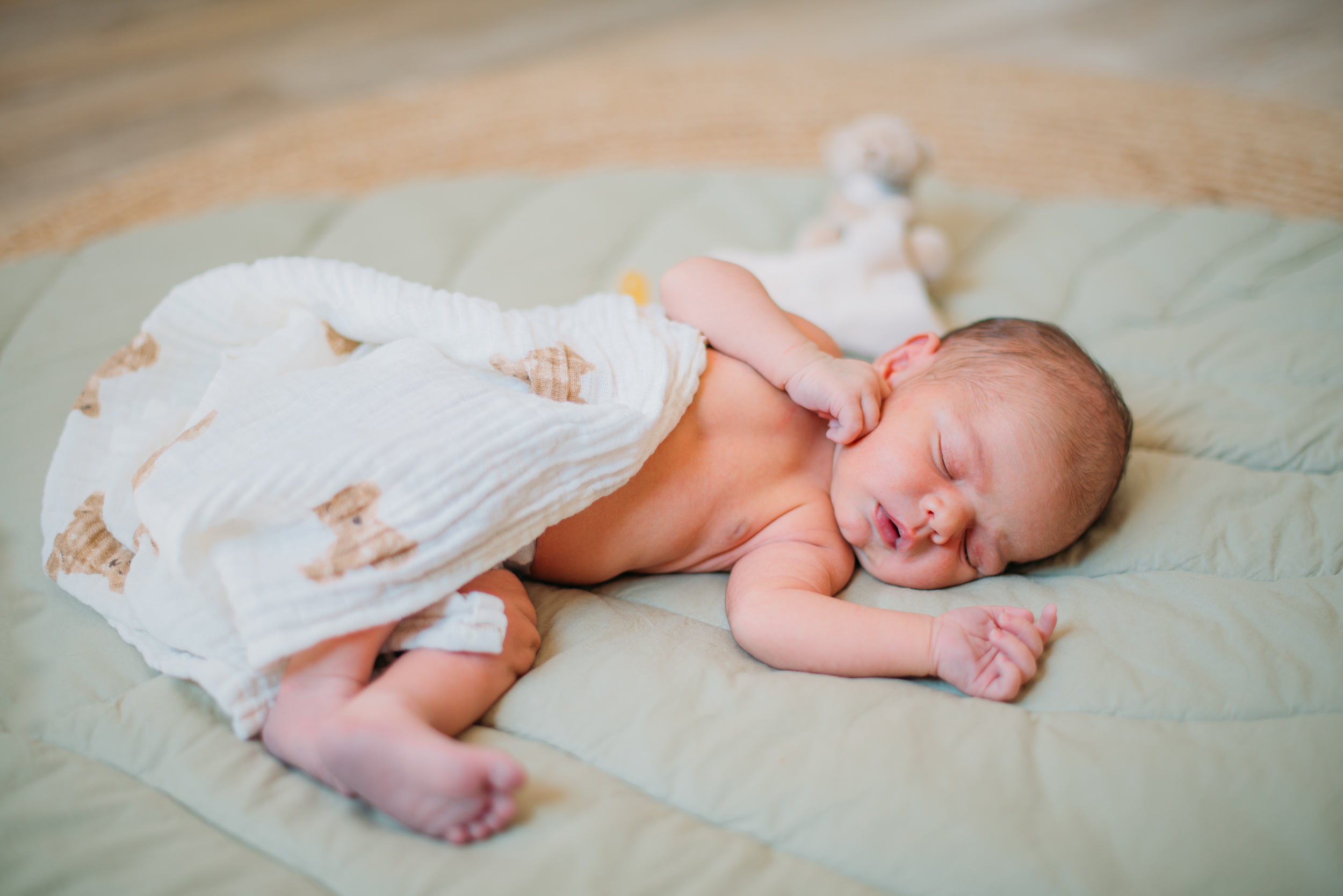 Photographe de famille-séance à domicile - naissance